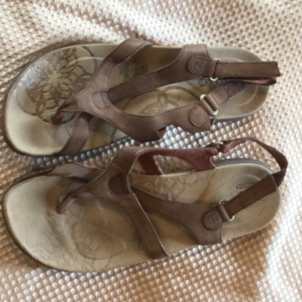 Sandals brown